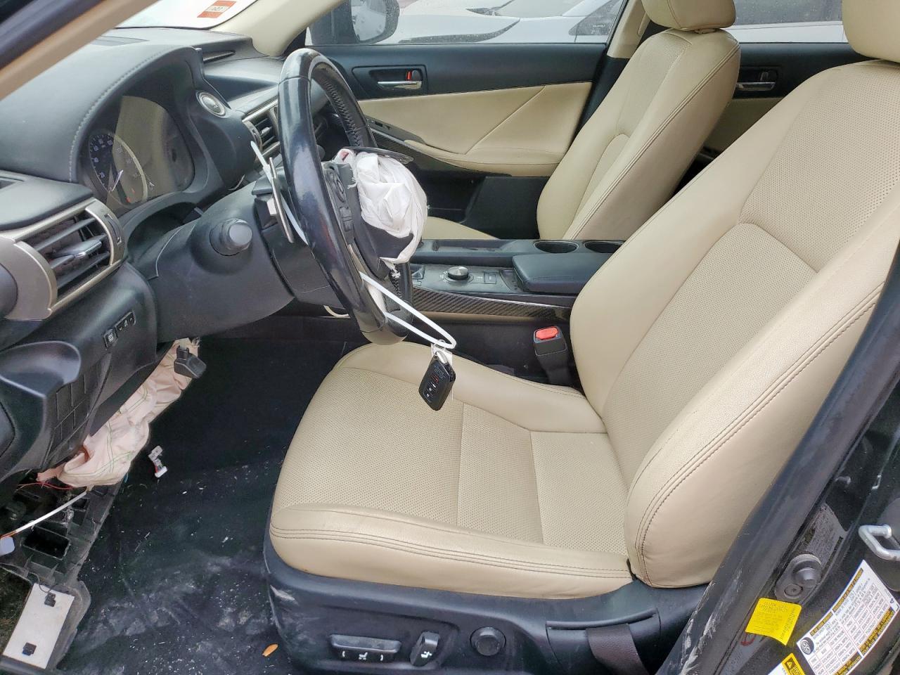 2016 LEXUS IS 200t