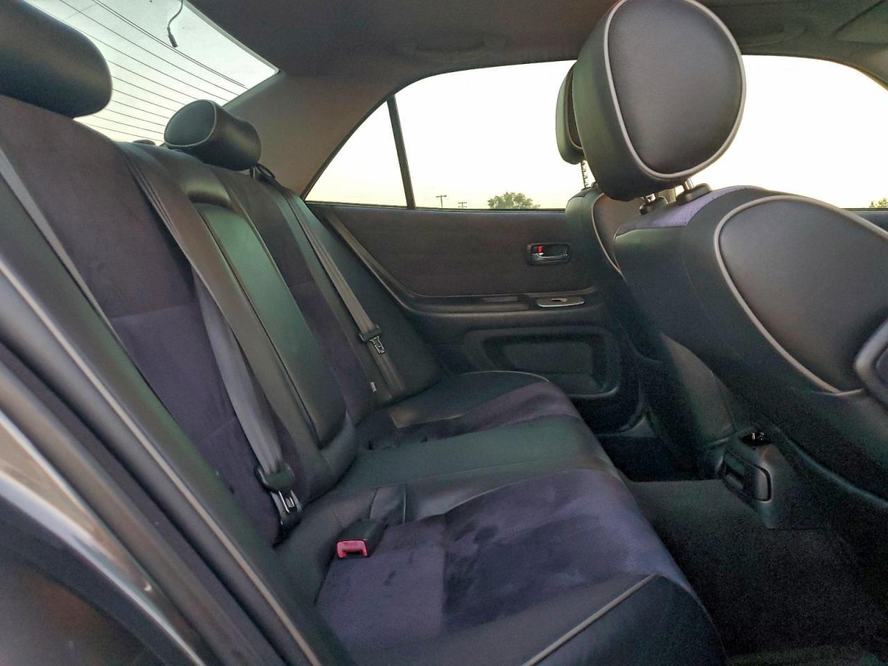 2004 LEXUS IS 300