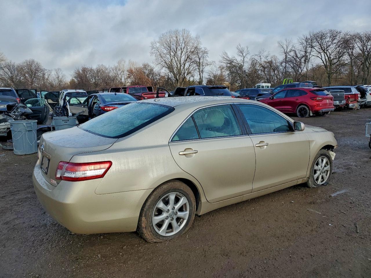 2011 TOYOTA CAMRY