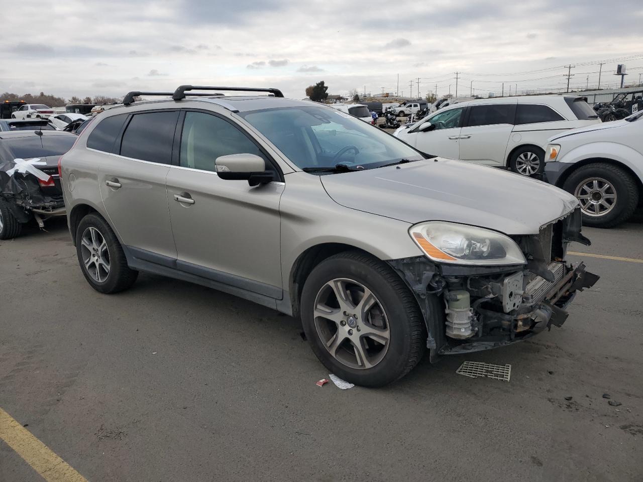 2011 VOLVO XC60