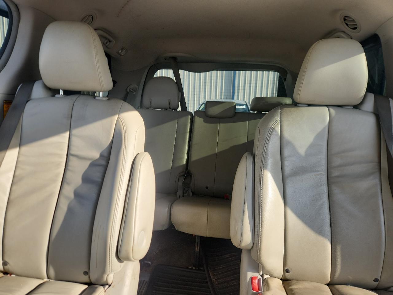 2014 TOYOTA SIENNA