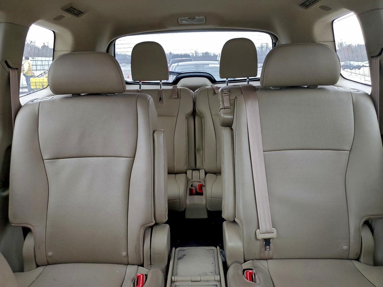 2011 TOYOTA HIGHLANDER