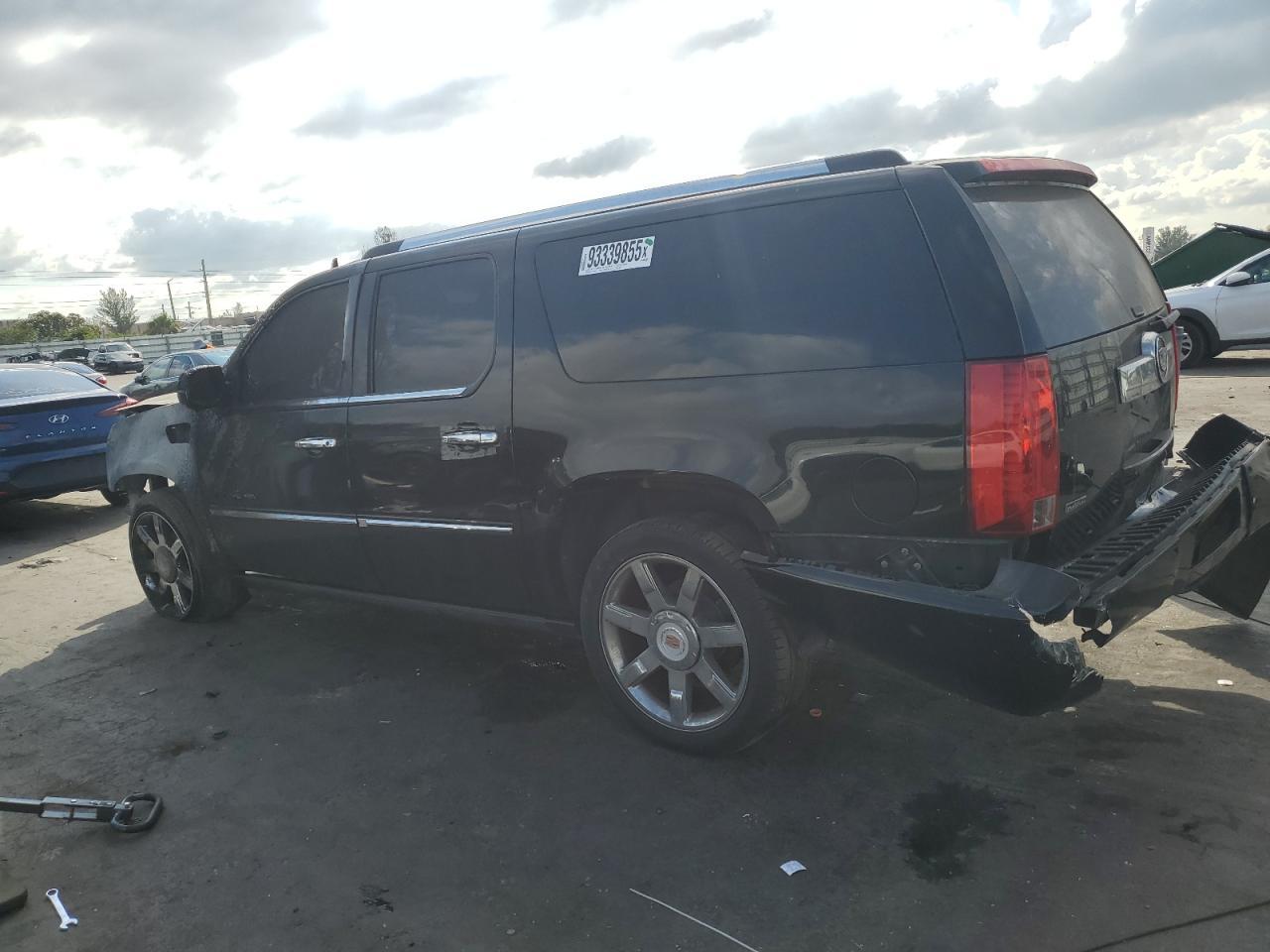 2011 CADILLAC Escalade ESV