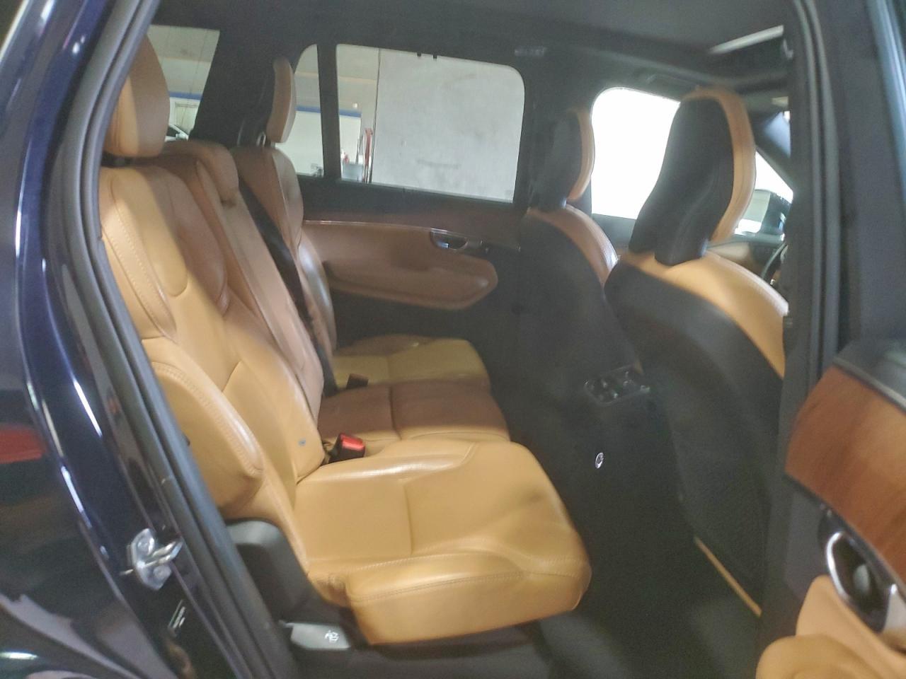 2019 VOLVO XC90