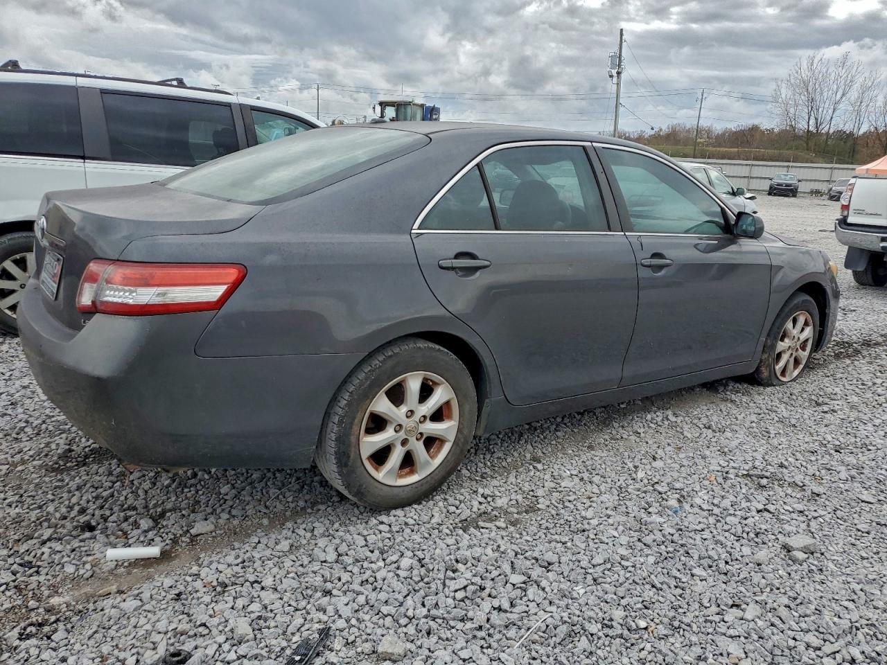 2011 TOYOTA CAMRY