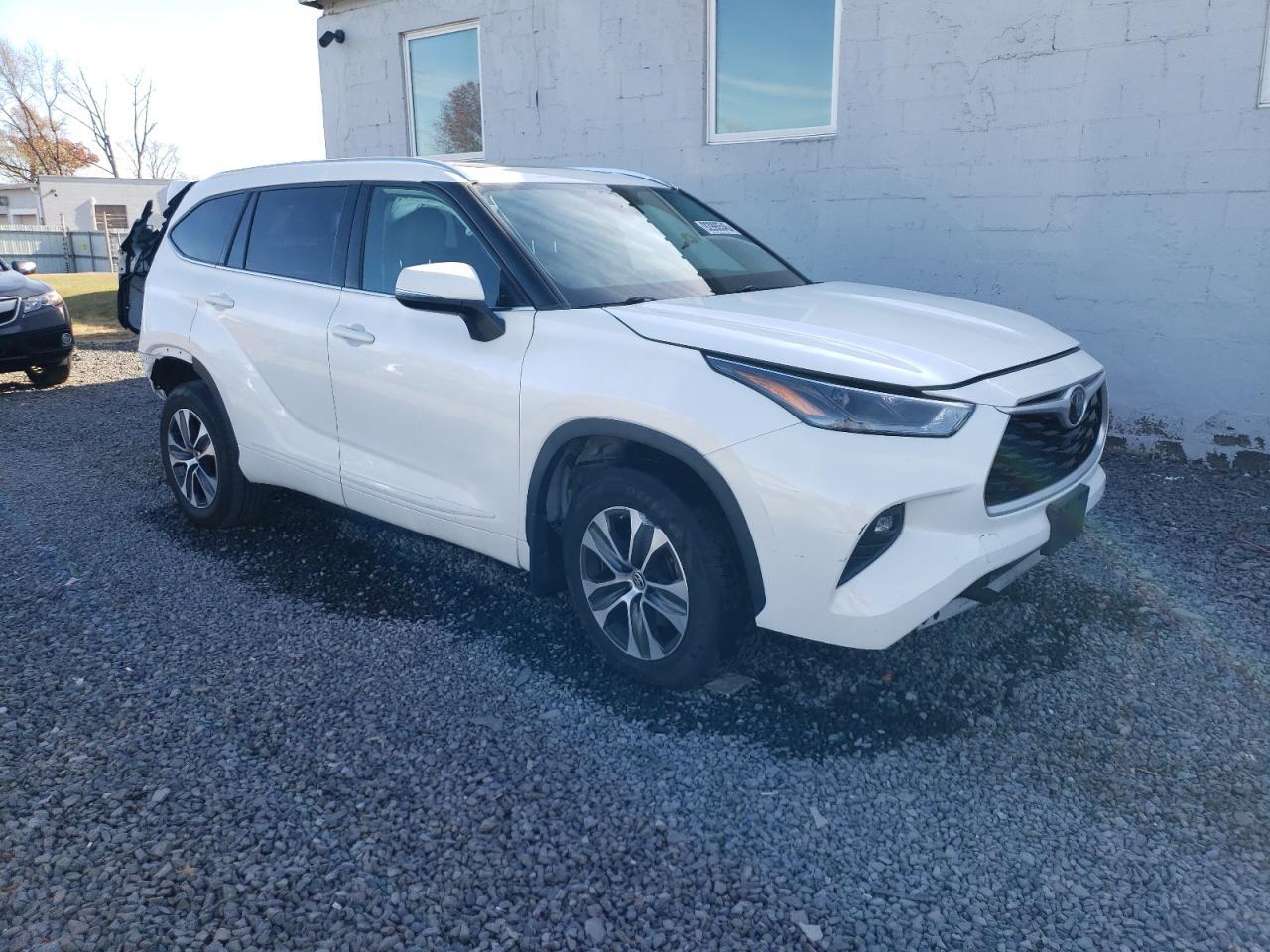 2021 TOYOTA HIGHLANDER