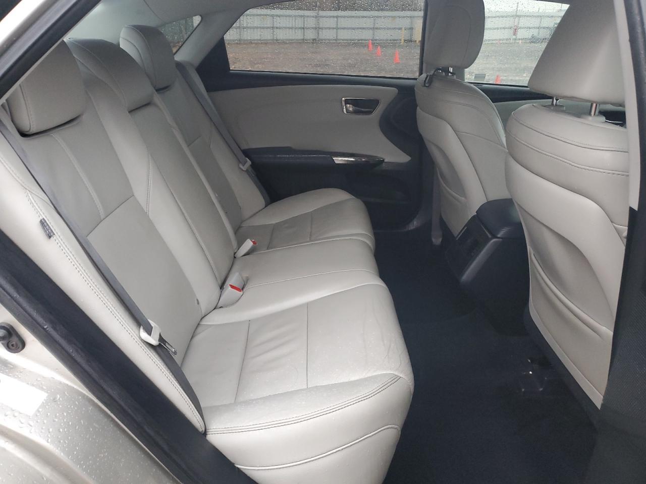 2013 TOYOTA Avalon