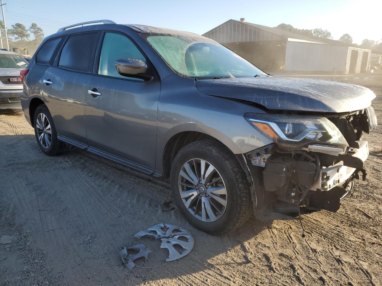 2017 NISSAN PATHFINDER