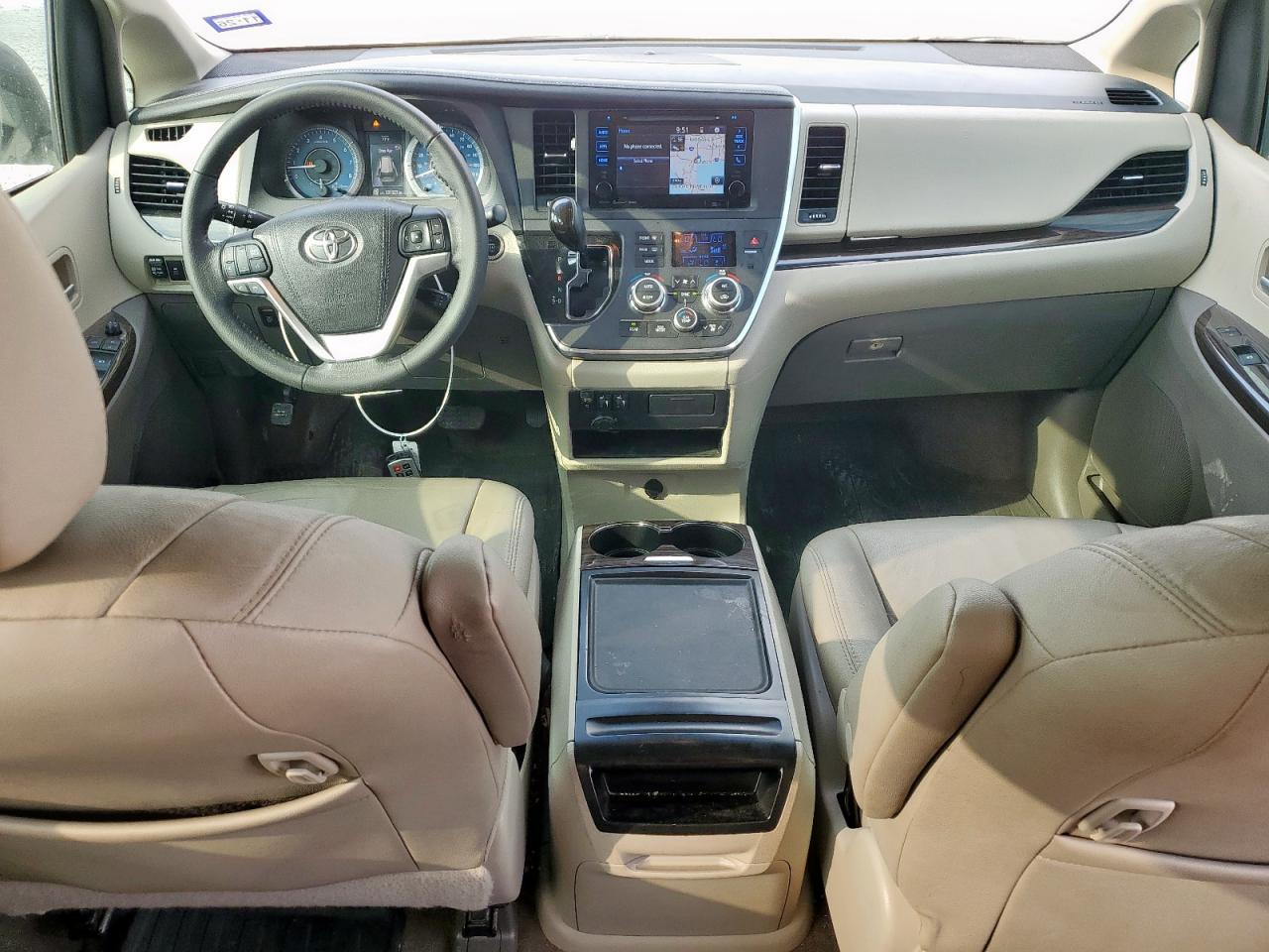2017 TOYOTA SIENNA