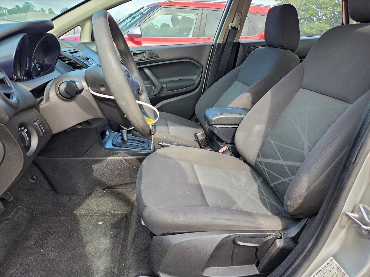 2015 FORD Fiesta