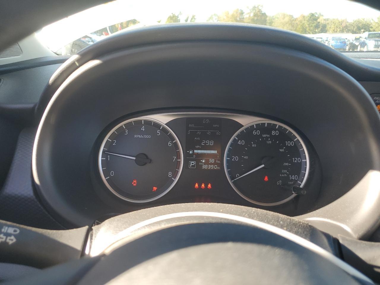 2024 NISSAN KICKS