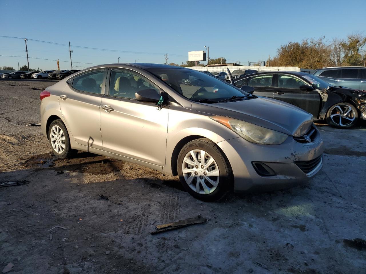 2012 HYUNDAI ELANTRA