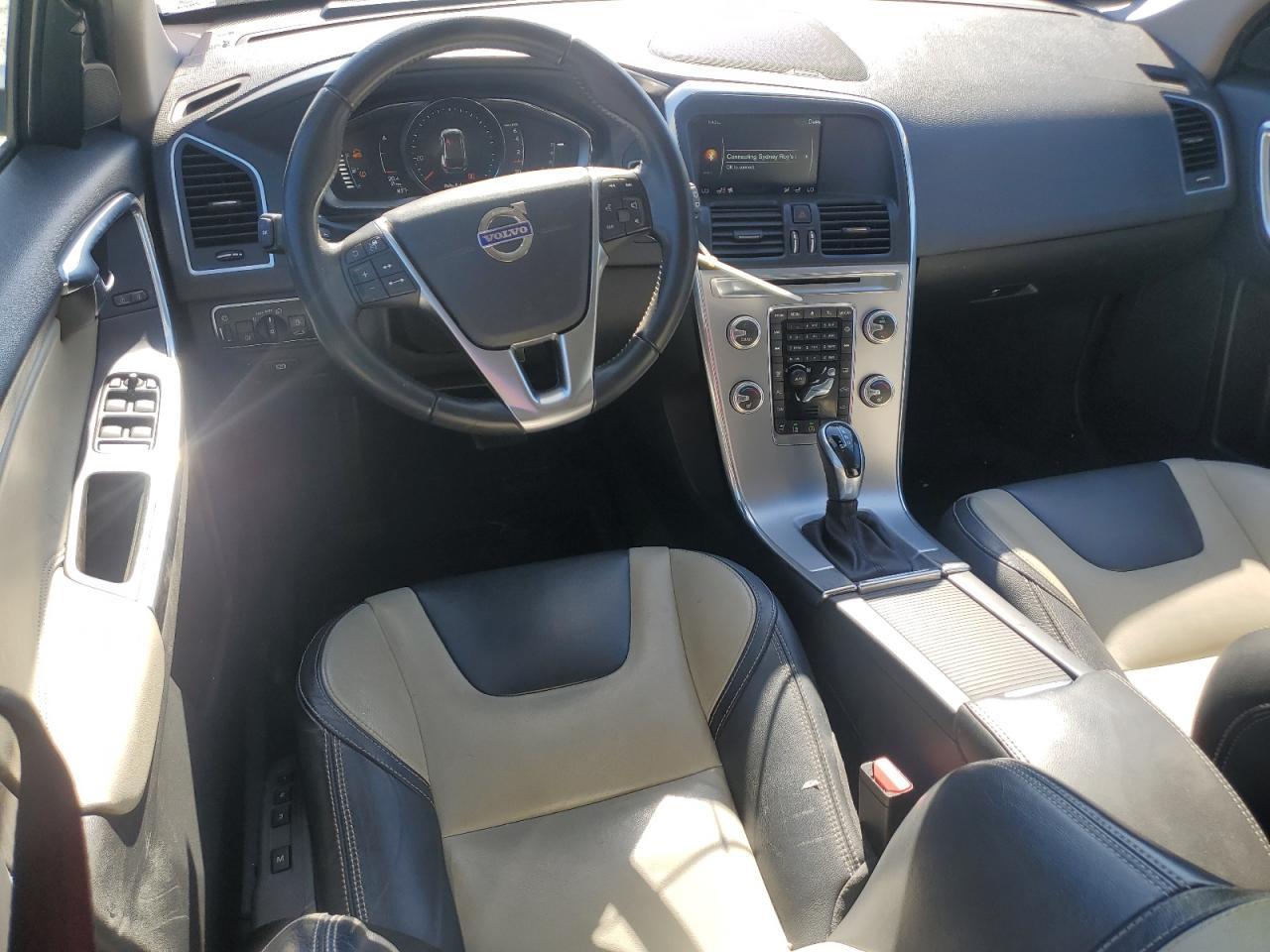 2017 VOLVO XC60