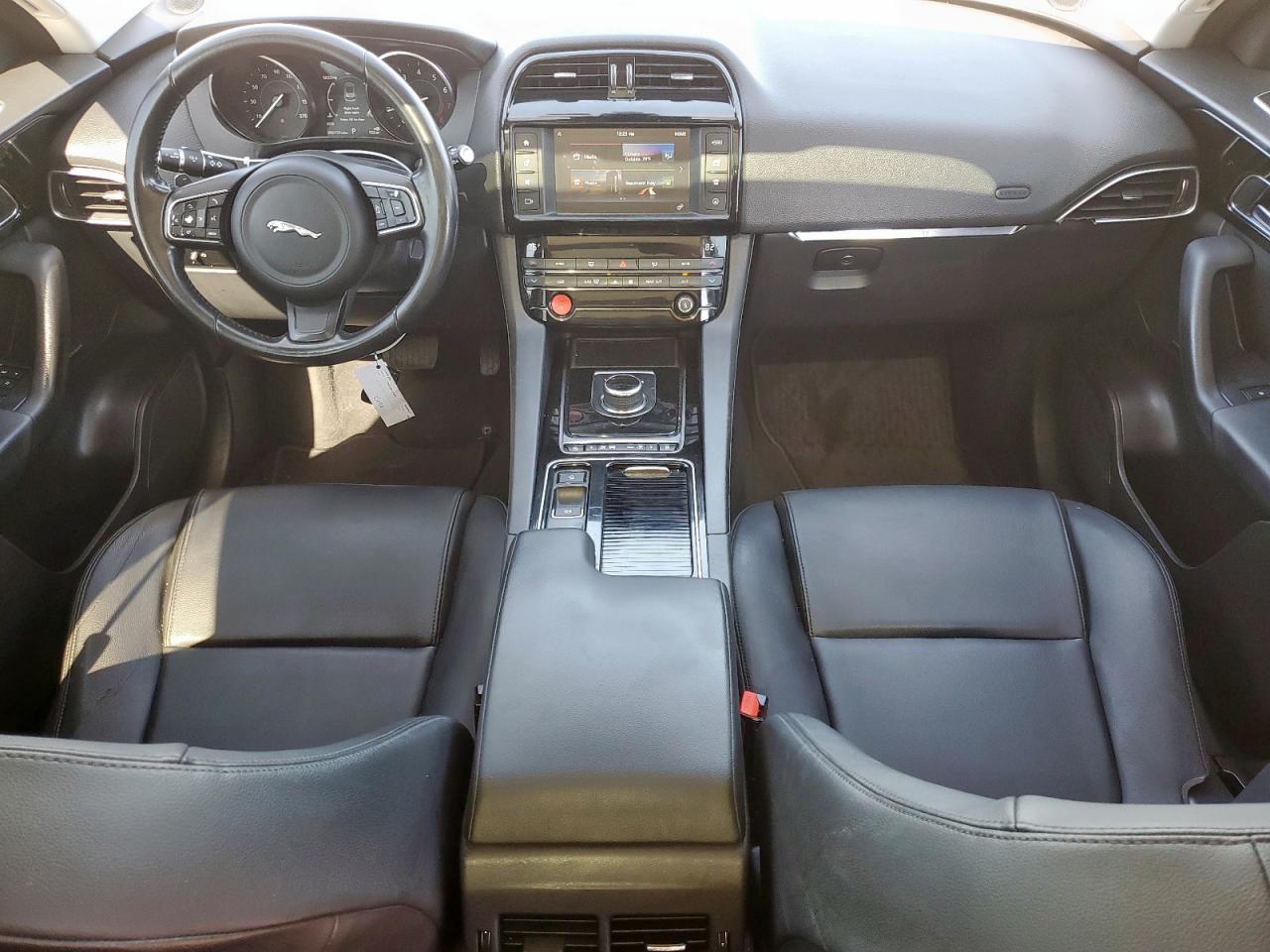 2018 JAGUAR F-Pace