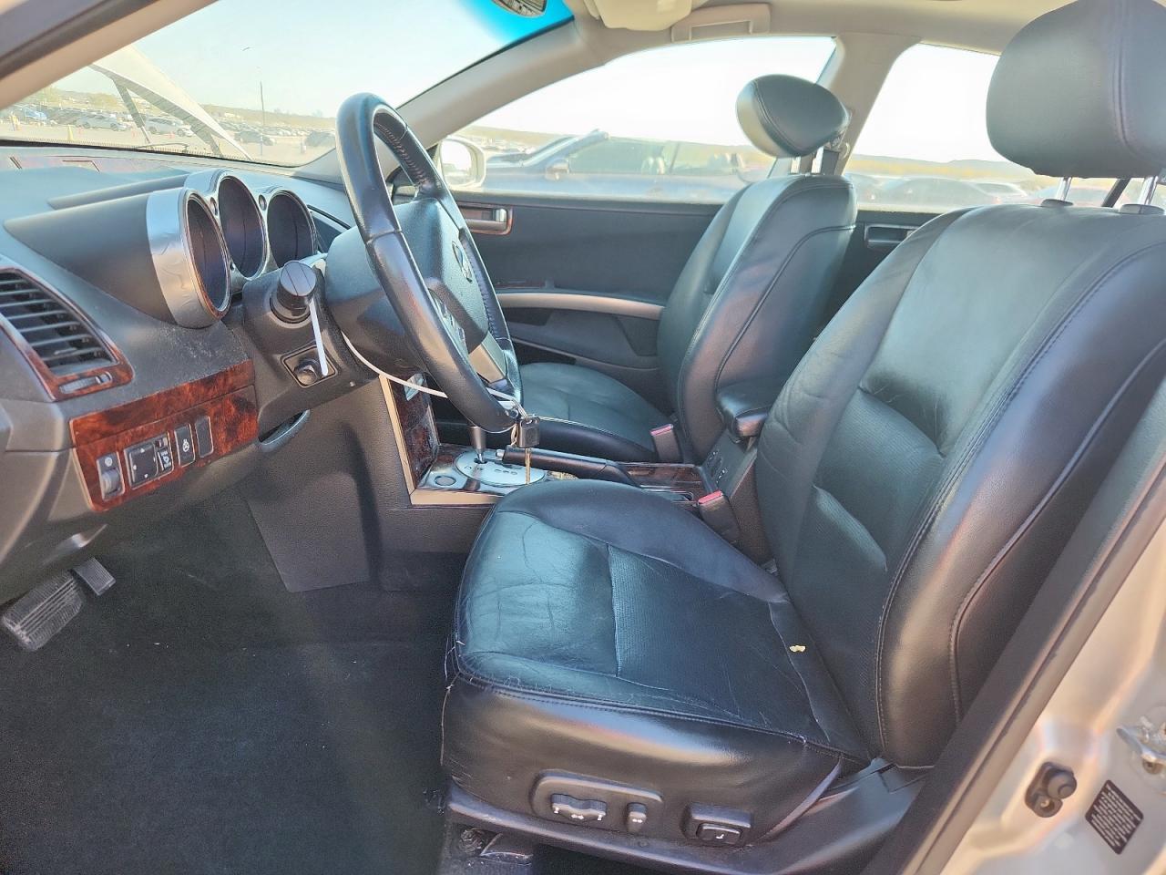 2005 NISSAN Maxima