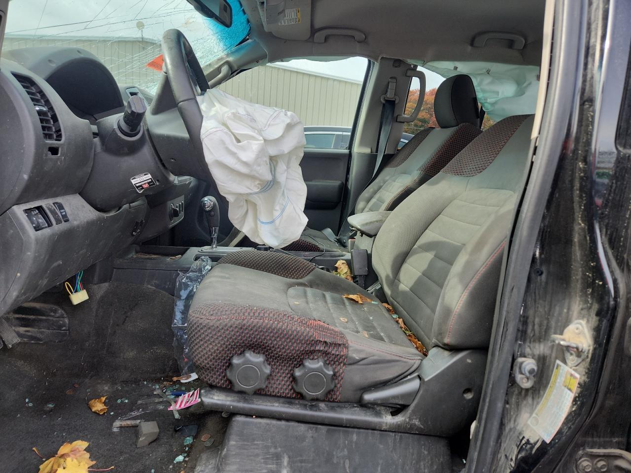2012 NISSAN Frontier