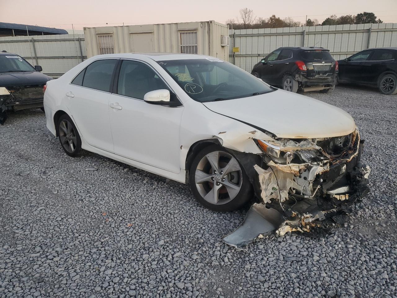 2014 TOYOTA CAMRY