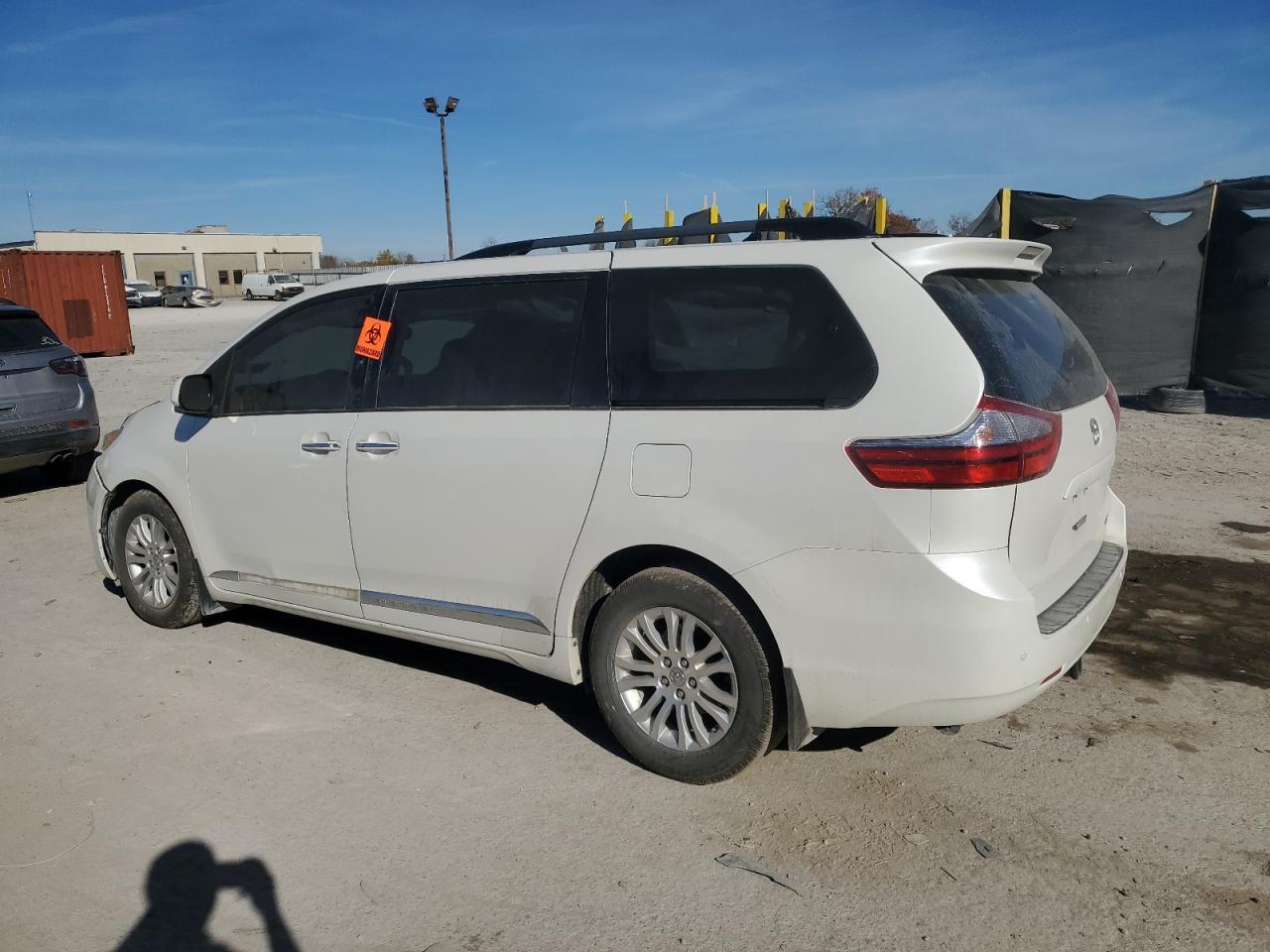 2017 TOYOTA SIENNA