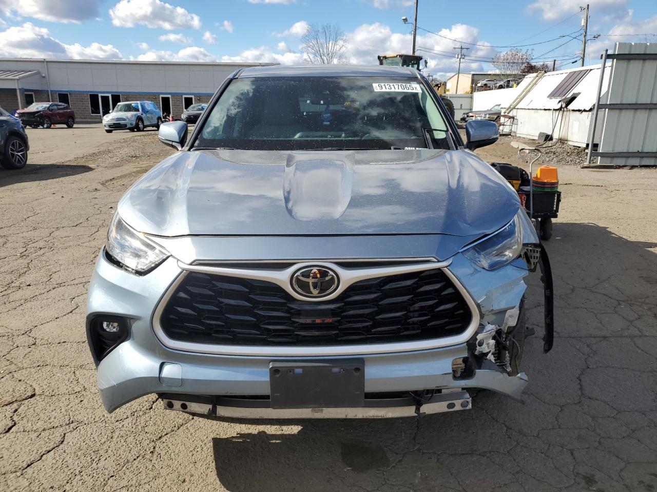 2022 TOYOTA HIGHLANDER