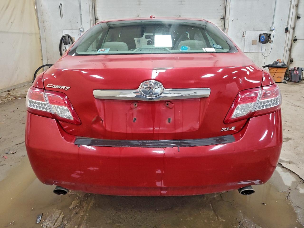 2011 TOYOTA CAMRY