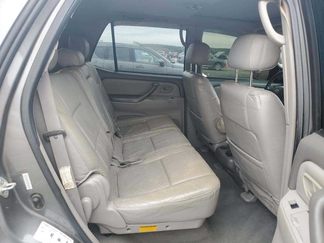 2003 TOYOTA Sequoia