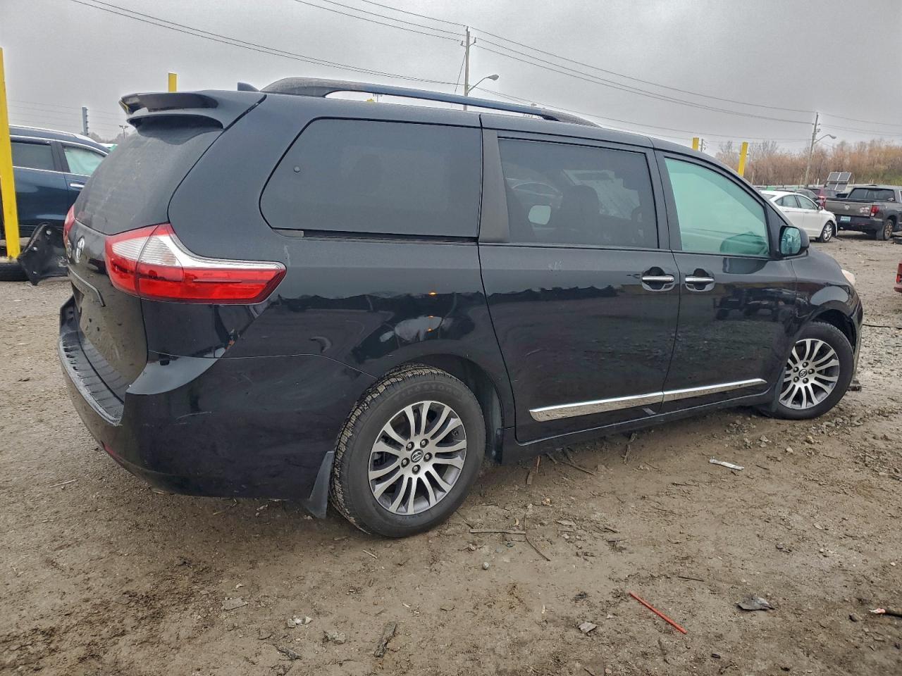 2019 TOYOTA SIENNA