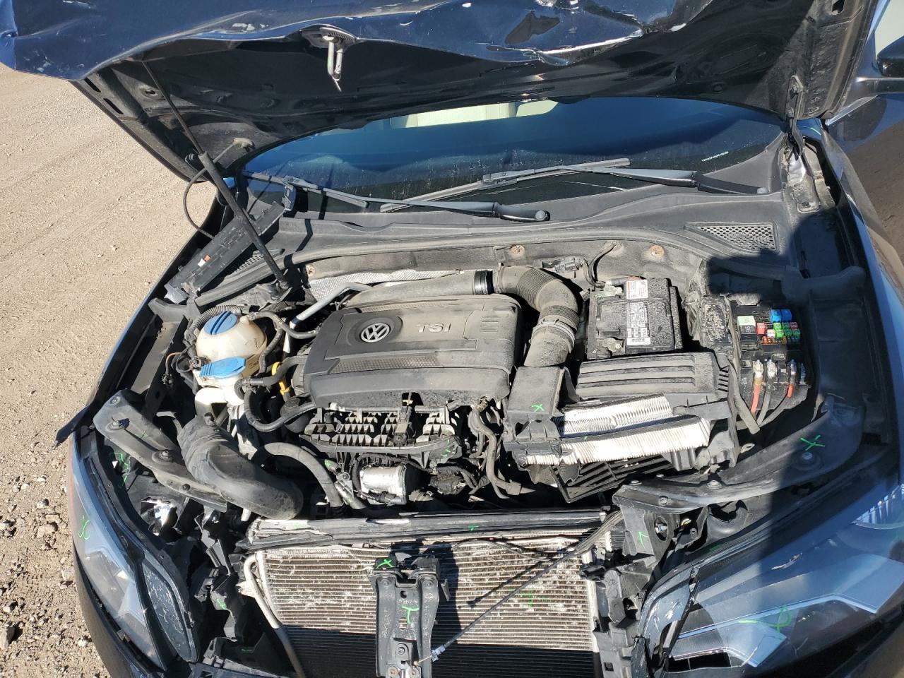 2015 VOLKSWAGEN Passat