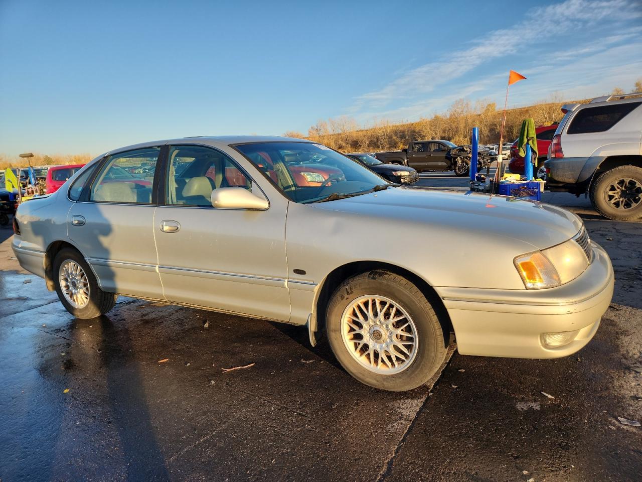 1999 TOYOTA Avalon