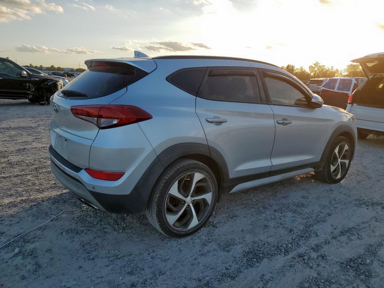 2018 HYUNDAI TUCSON