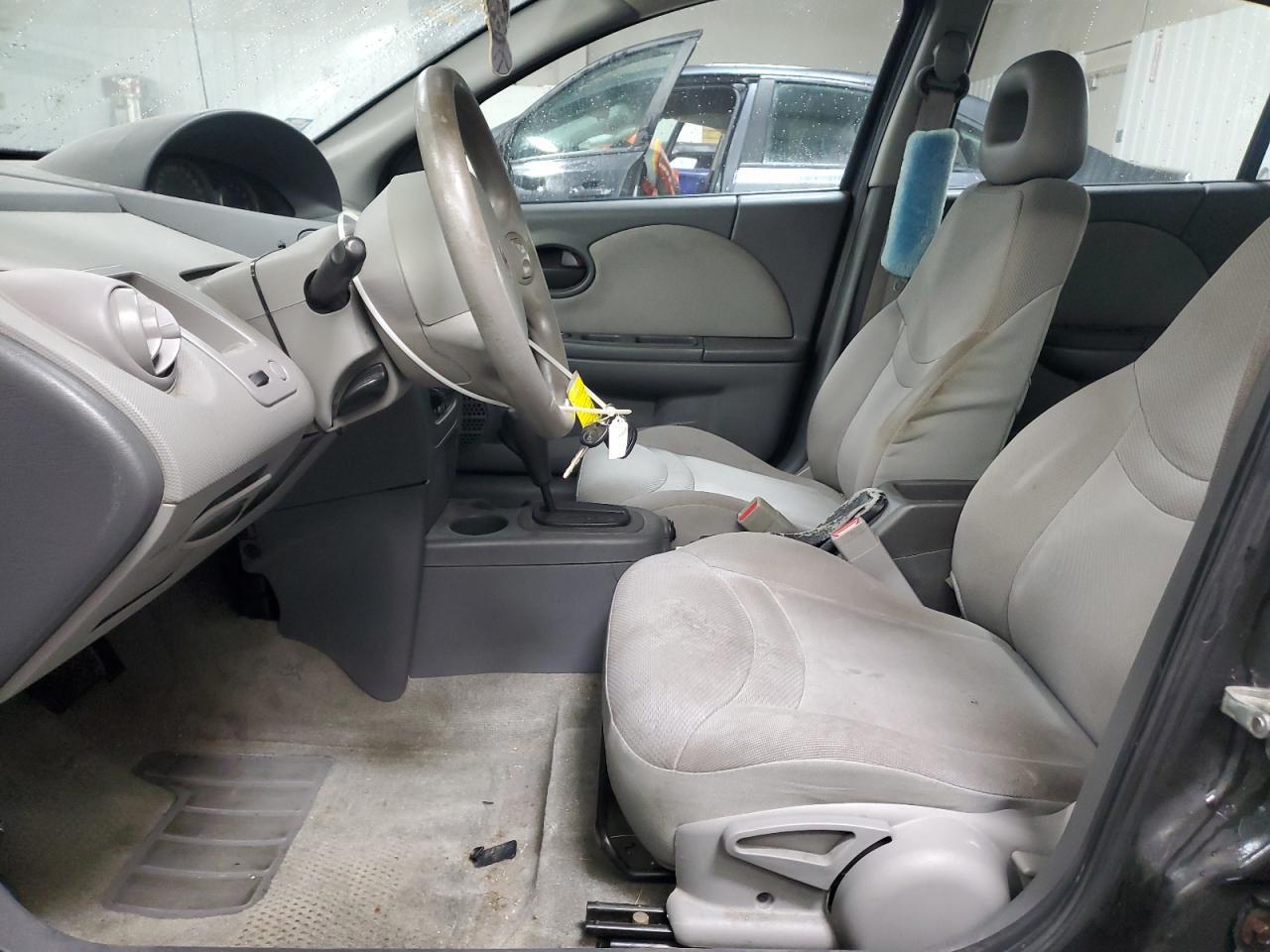 2003 SATURN Ion