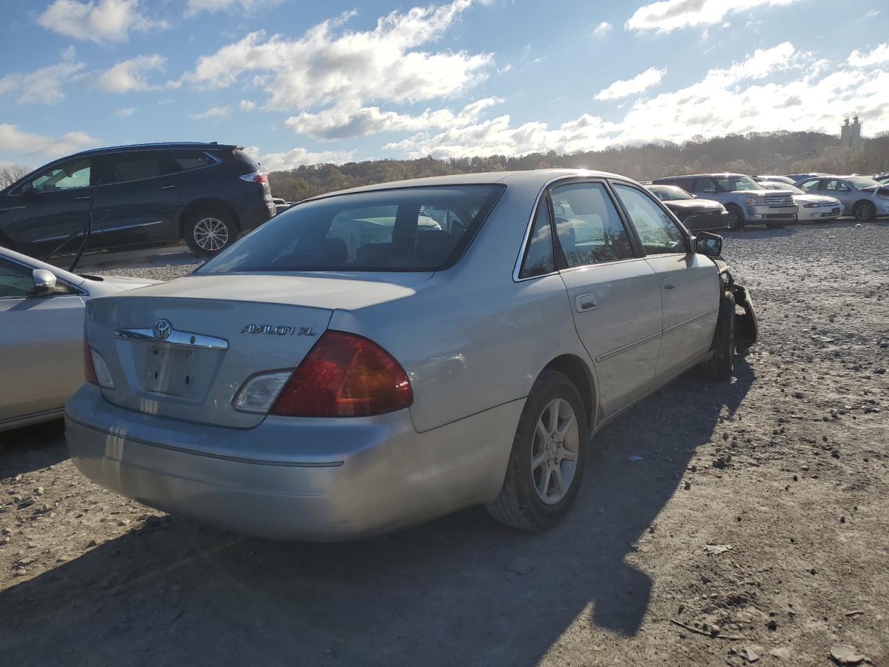 2001 TOYOTA Avalon