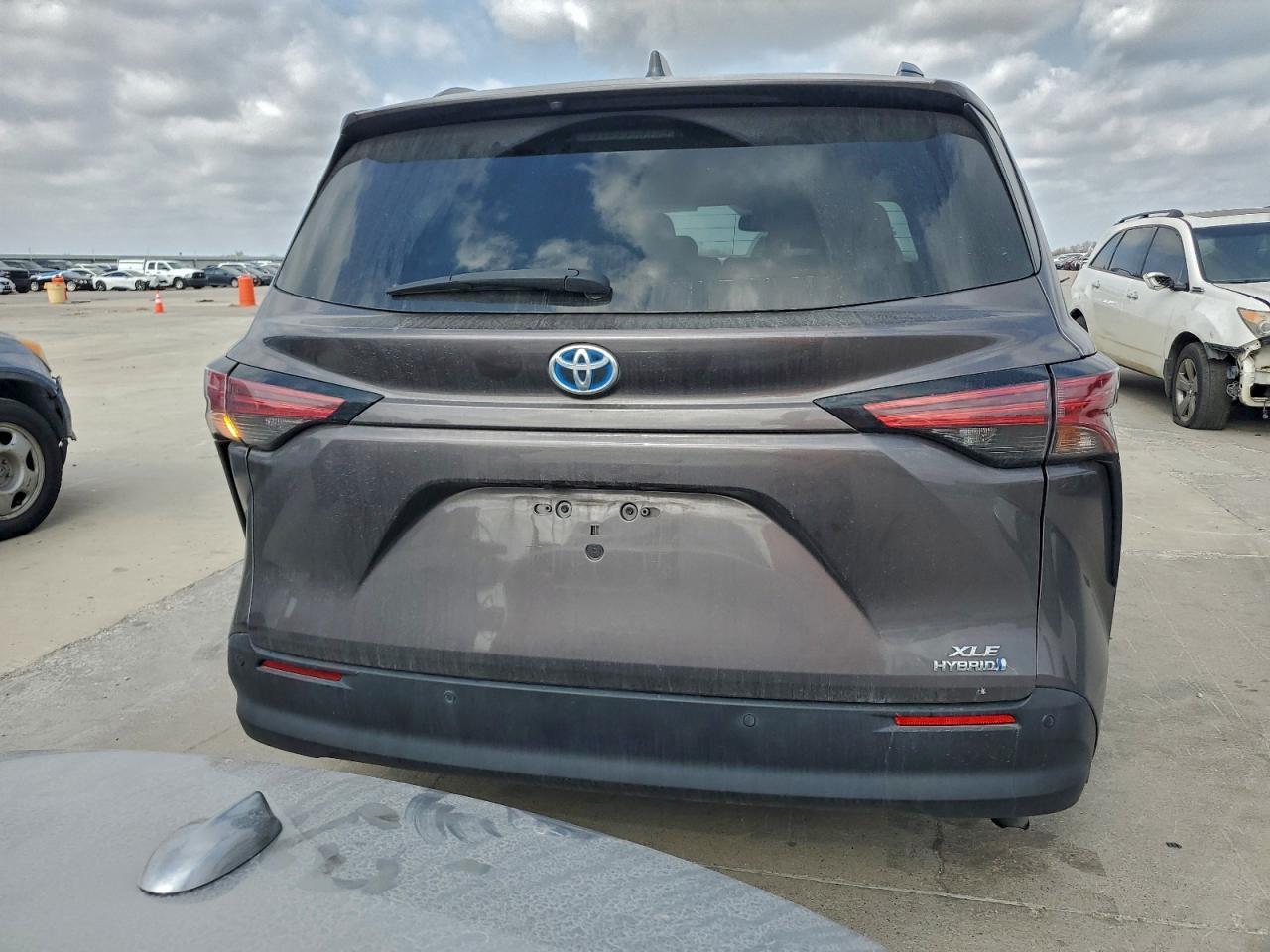 2021 TOYOTA SIENNA