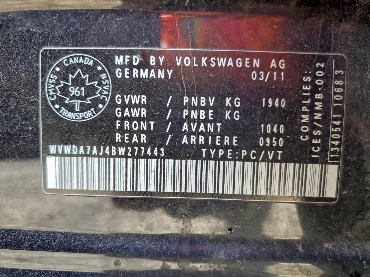 2011 VOLKSWAGEN GOLF