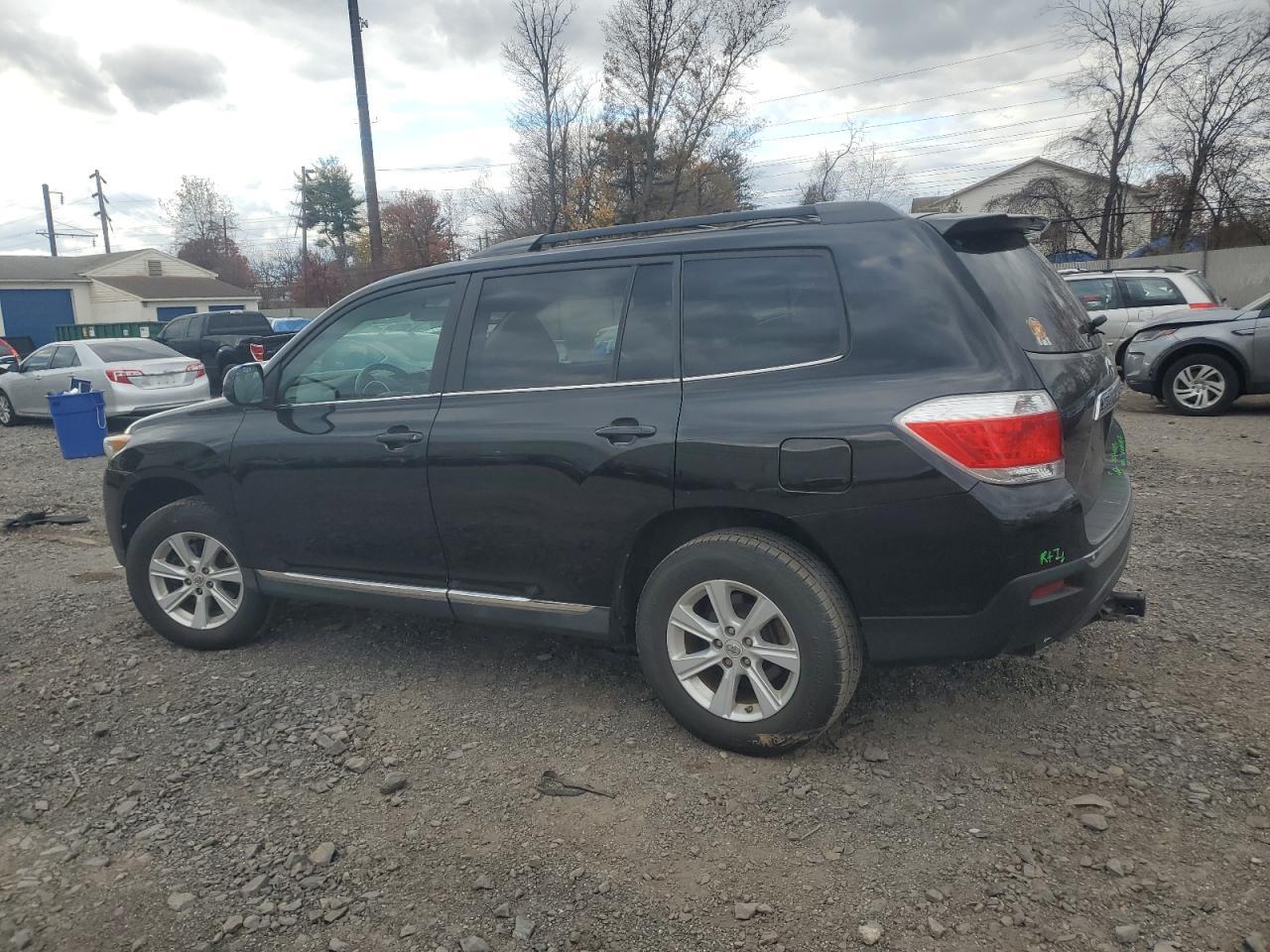 2011 TOYOTA HIGHLANDER