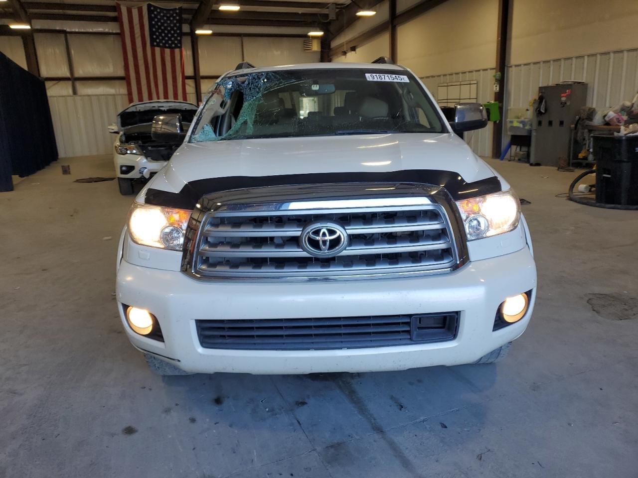 2012 TOYOTA Sequoia