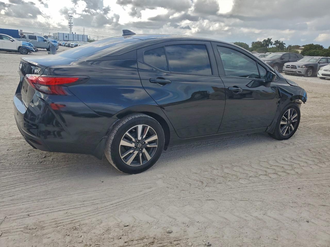 2022 NISSAN VERSA