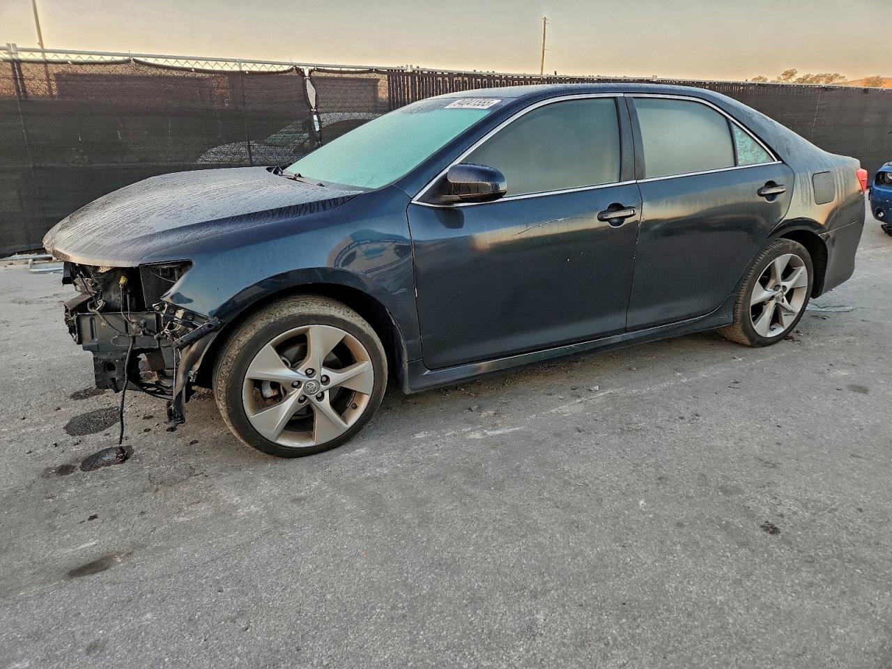 2014 TOYOTA CAMRY