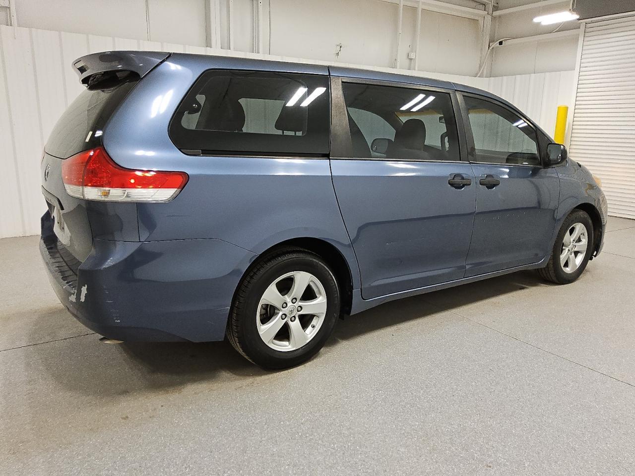 2014 TOYOTA SIENNA