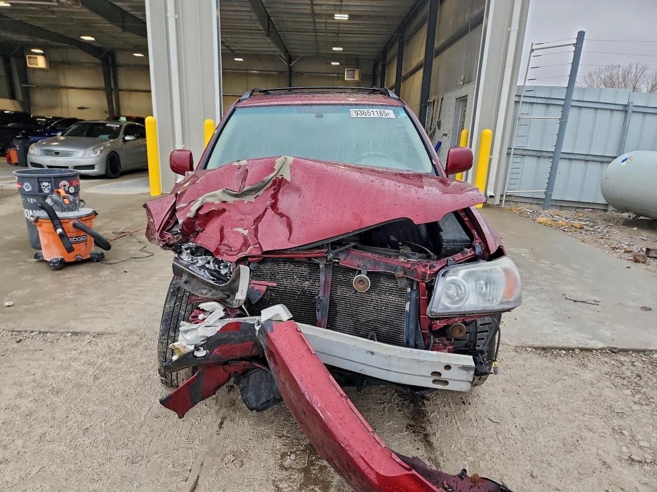 2004 TOYOTA HIGHLANDER