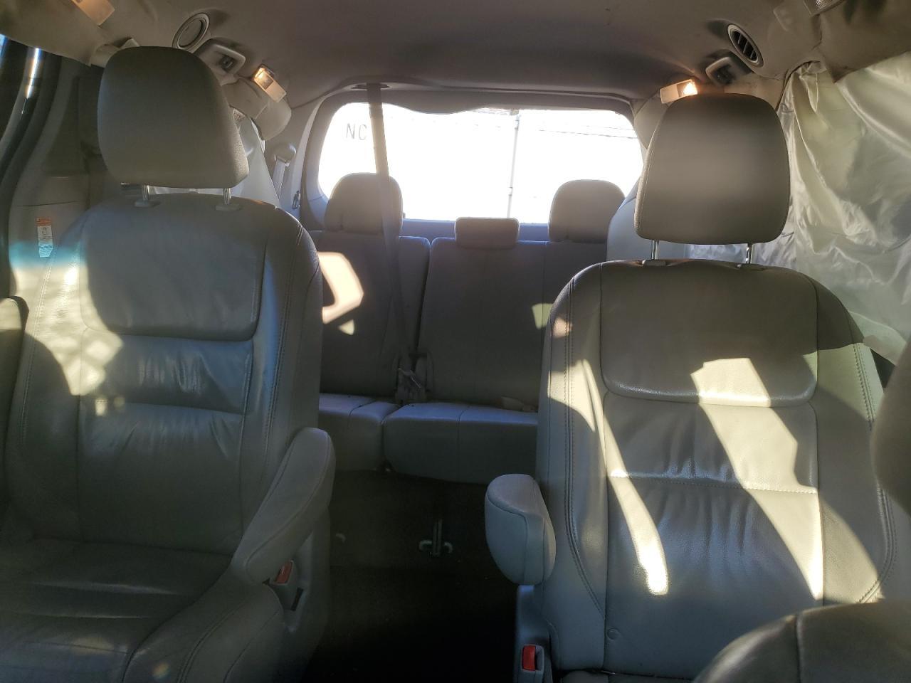 2015 TOYOTA SIENNA
