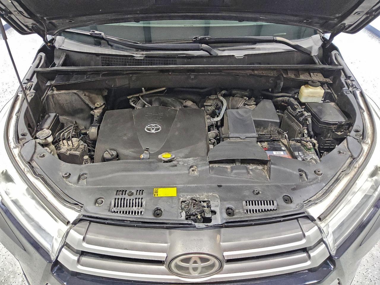 2017 TOYOTA HIGHLANDER
