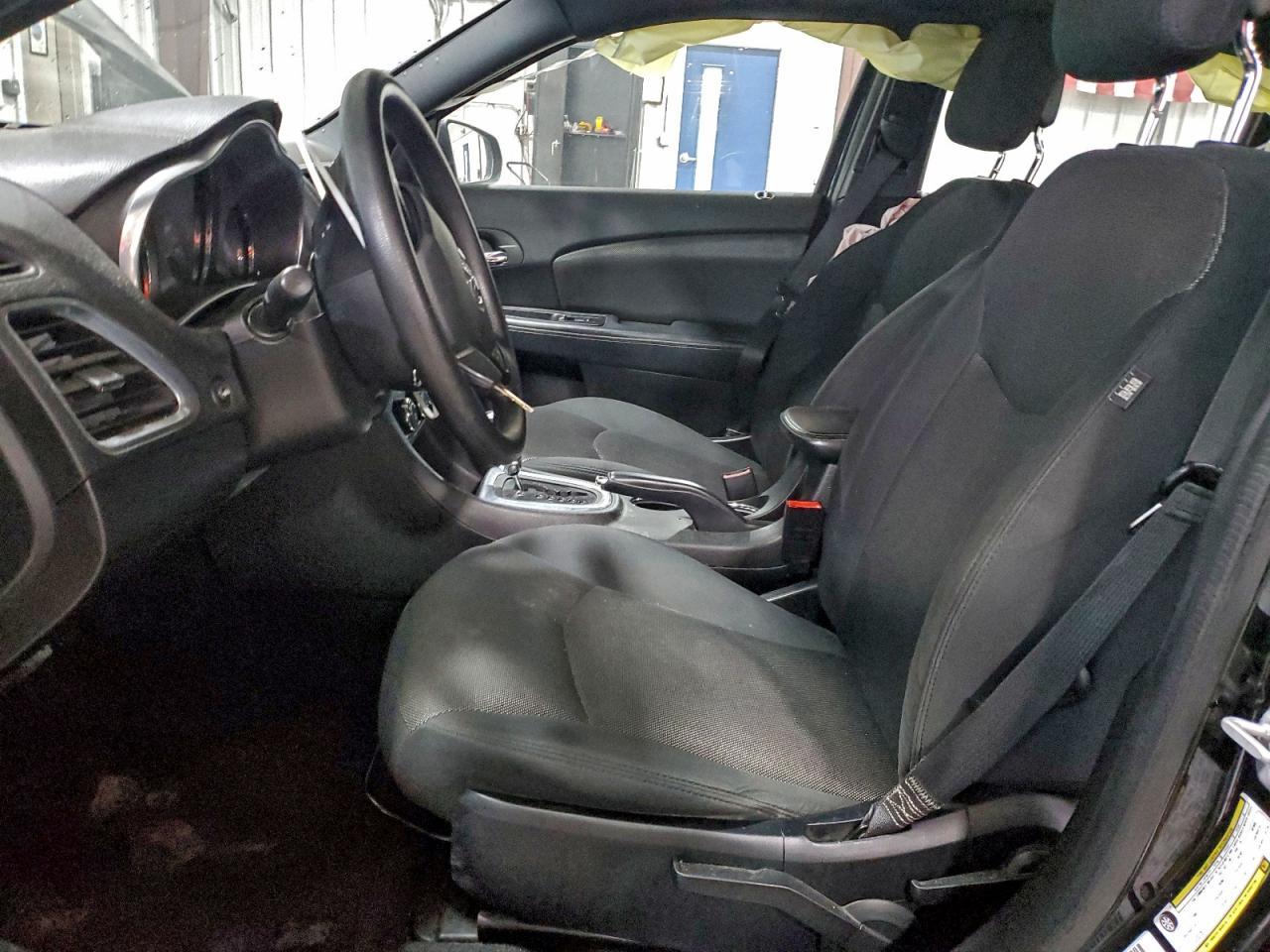 2014 DODGE Avenger