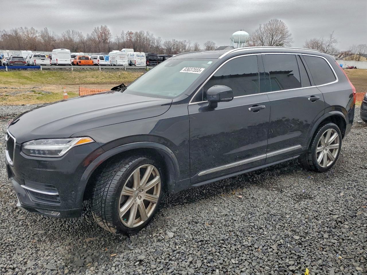 2017 VOLVO XC90
