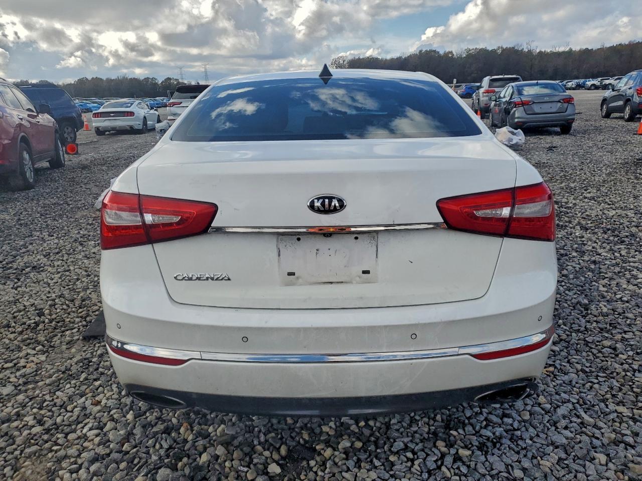 2014 KIA Cadenza