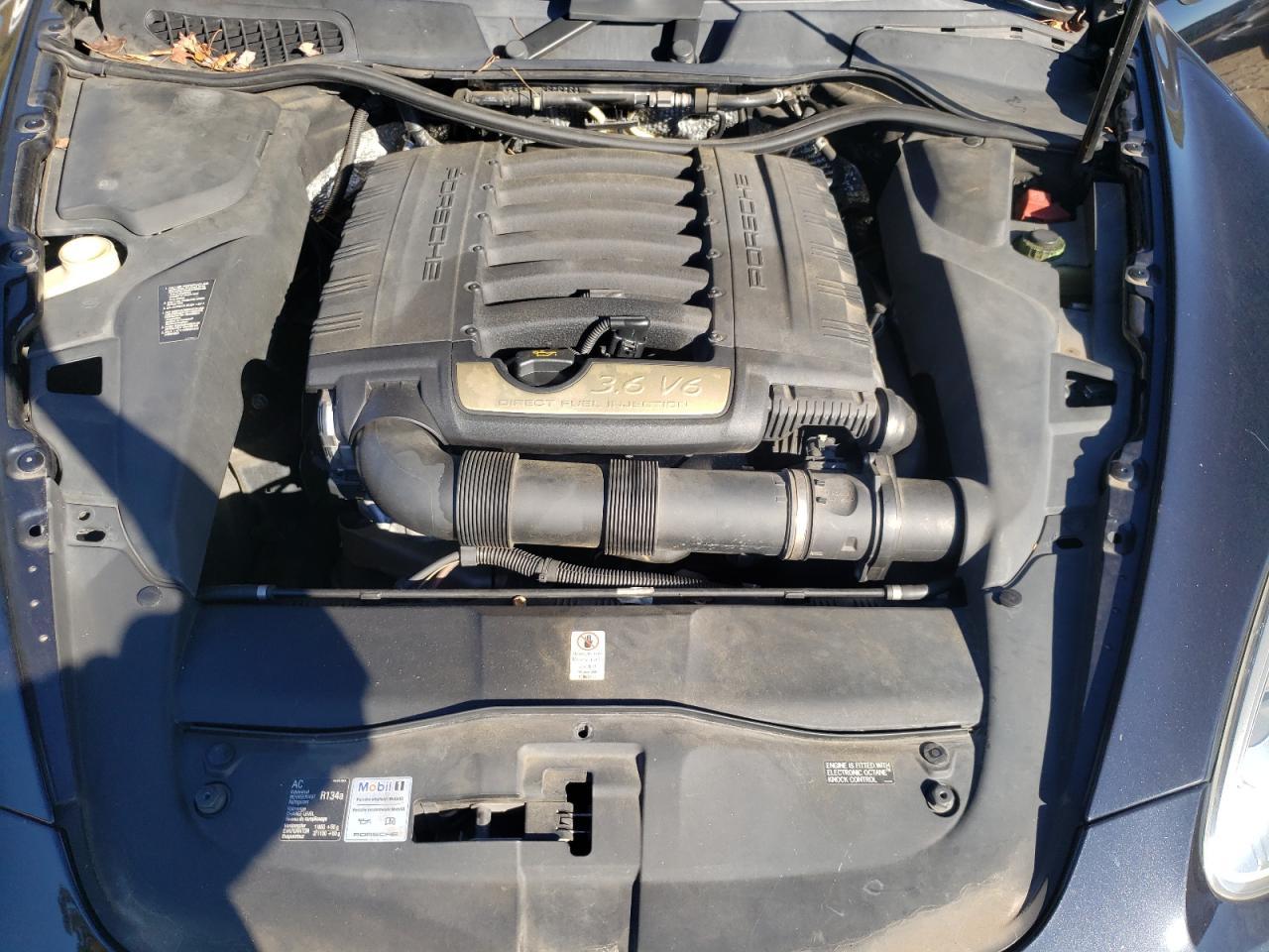 2012 PORSCHE CAYENNE