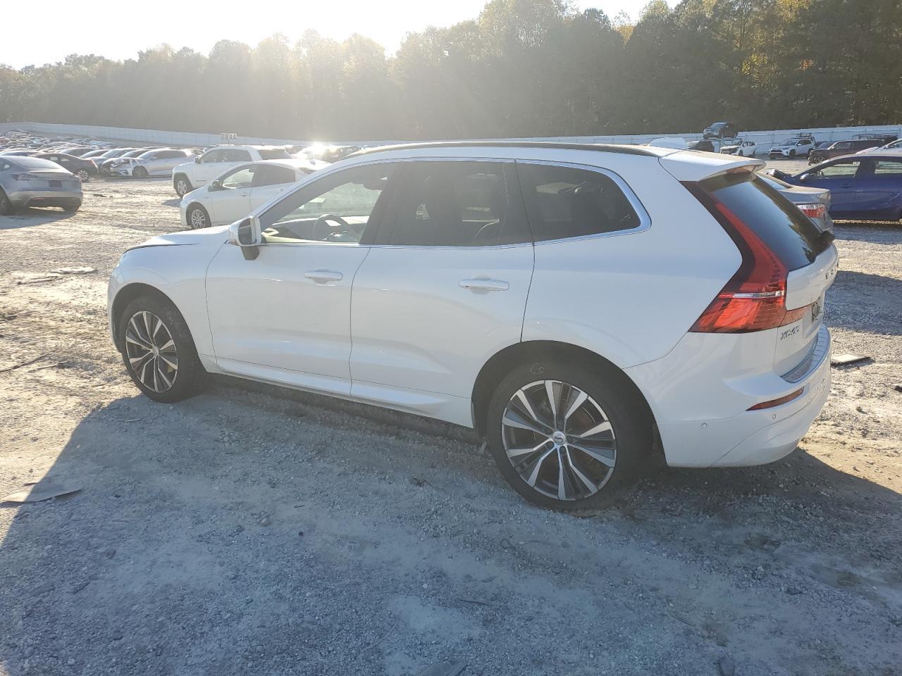 2022 VOLVO XC60