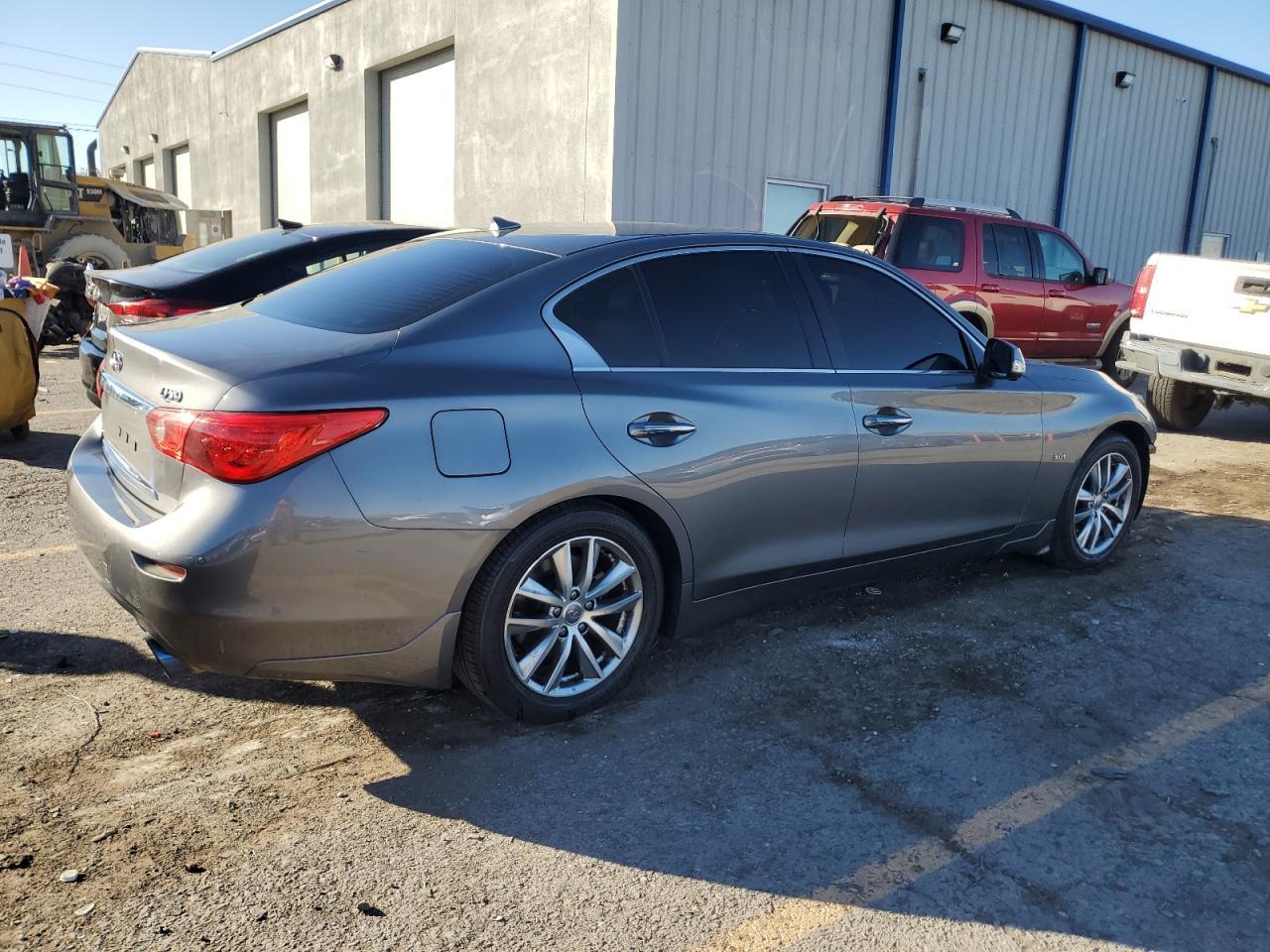 2016 INFINITI Q50