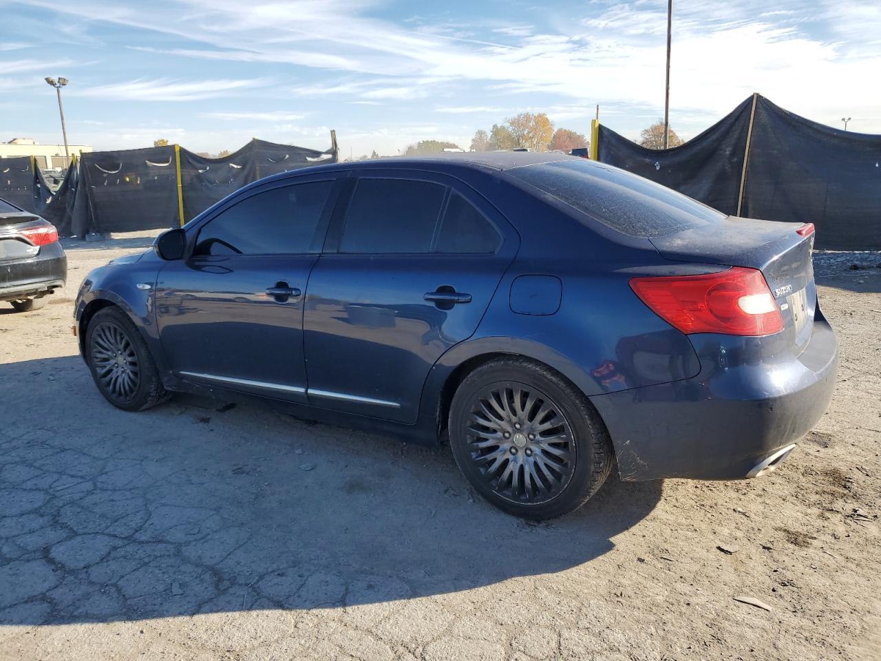 2010 SUZUKI Kizashi