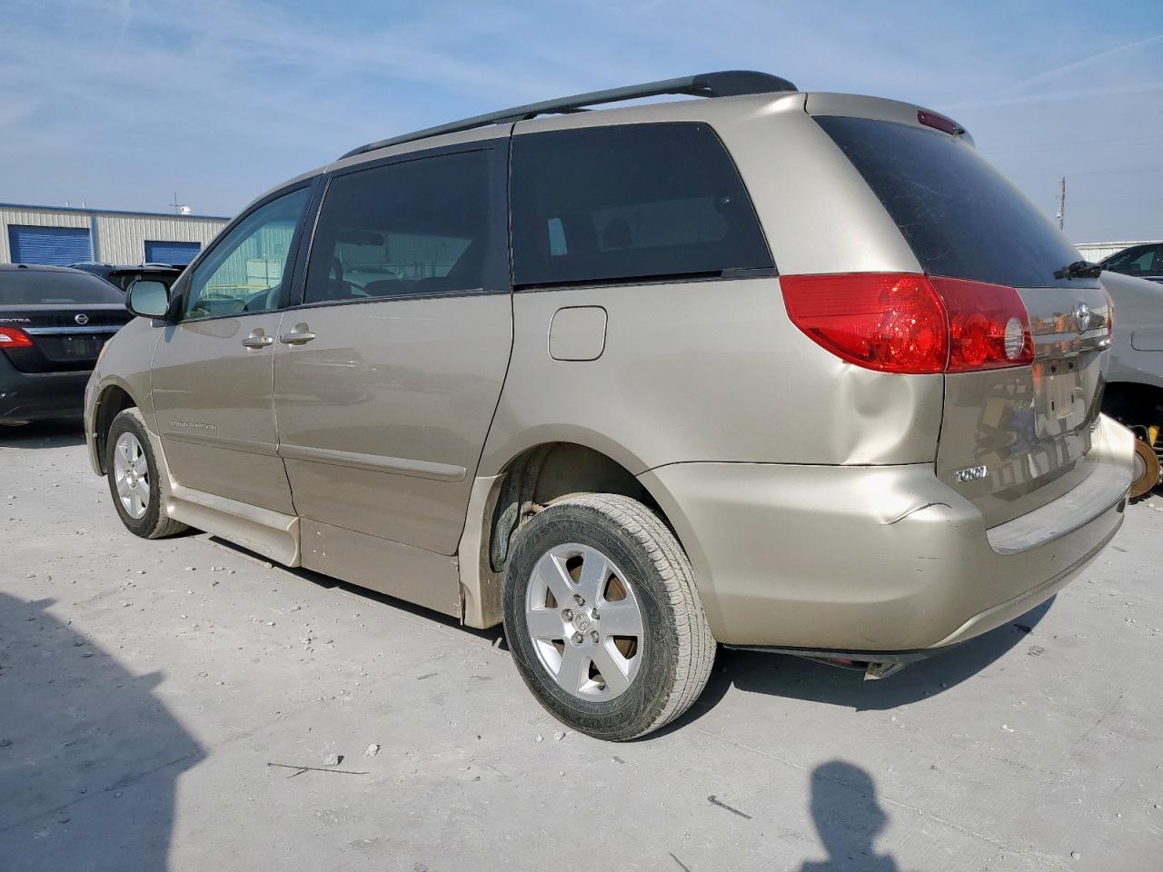 2006 TOYOTA SIENNA