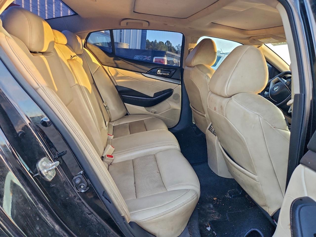 2017 NISSAN Maxima